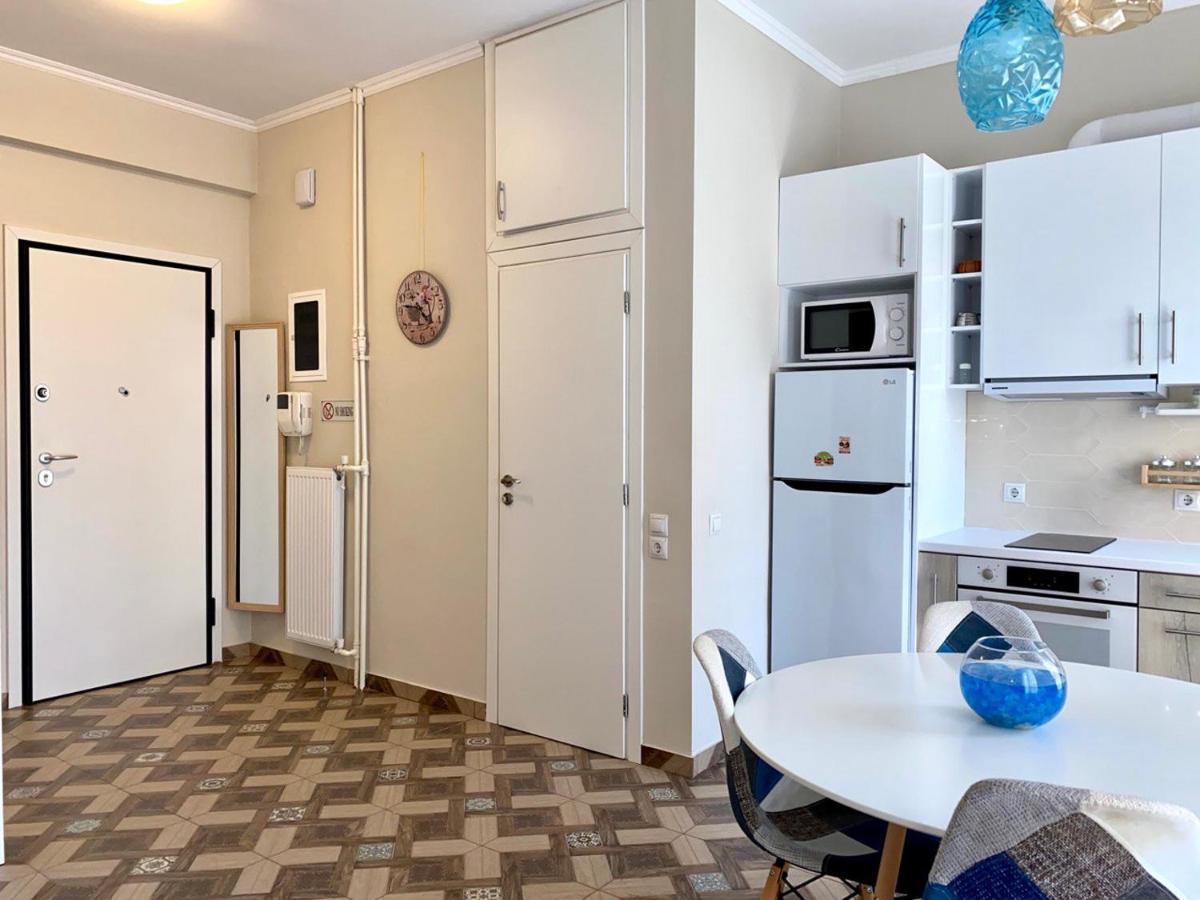 Dafni'S Home Is In 200M To Metro Ag Ioanis Атина Екстериор снимка